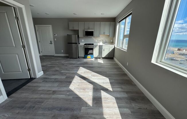 2 beds, 1 bath, 651 sqft, $2,700, Unit 511