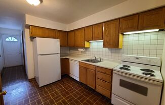 2 beds, 2 baths, $1,300