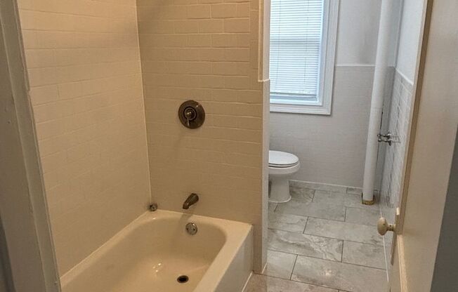 1 bed, 1 bath, 579 sqft, $2,300, Unit 105 Summer #404
