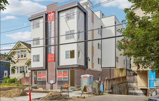 Husky Urban Living - Brand New 8B4B near UW!