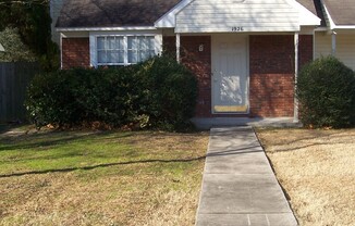 Two Bedroom Townhouse off of W Tharpe!