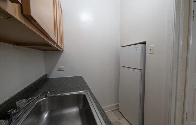 536 W Arlington Pl