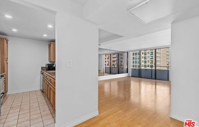 2 beds, 2 baths, 1,071 sqft, $4,100, Unit 801