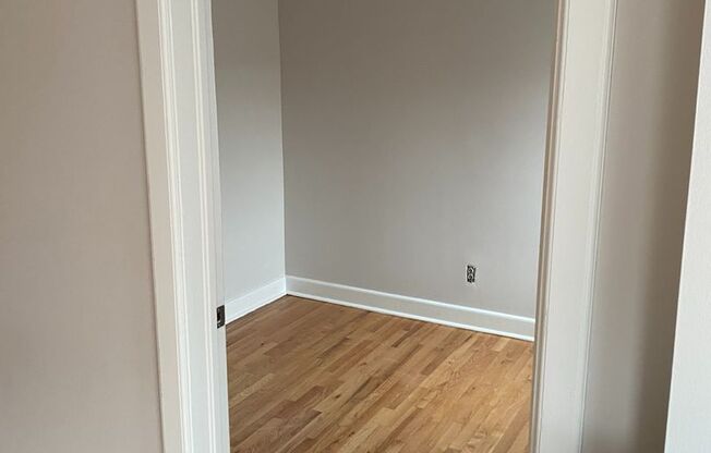 1 bed, 1 bath, 700 sqft, $1,450, Unit 3243 - Unit 3A