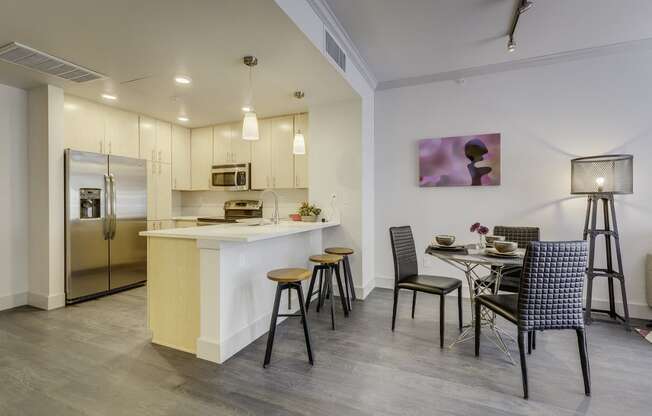 The Mercer_Mercer Island WA_Apartment Kitchen Seating Area