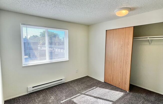 3 beds, 2 baths, 1,050 sqft, $1,950, Unit J-066