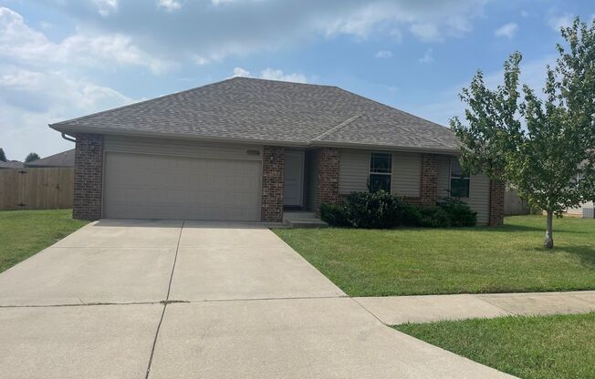 3 bedroom in Republic School District!