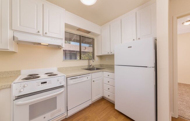 1 bed, 1 bath, 612 sqft, $2,050, Unit E- W/D