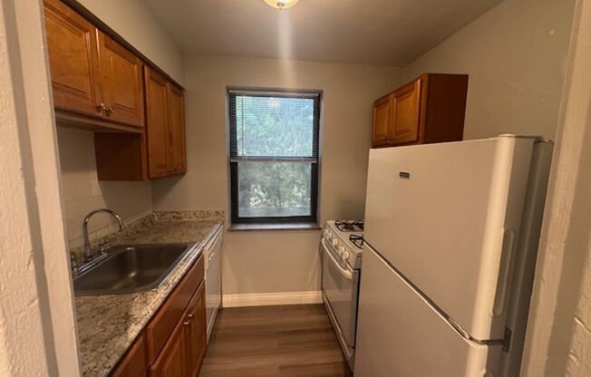 3 beds, 1 bath, 1,000 sqft, $1,649, Unit 6230 Fifth Ave. #224E