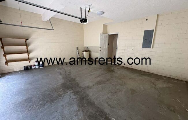 3 beds, 2.5 baths, $2,200