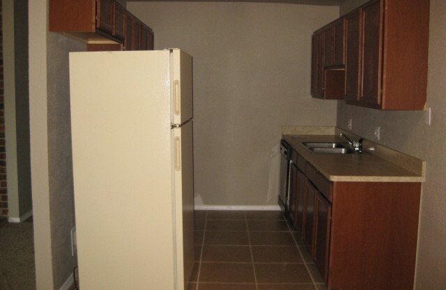 2 beds, 2 baths, $1,100