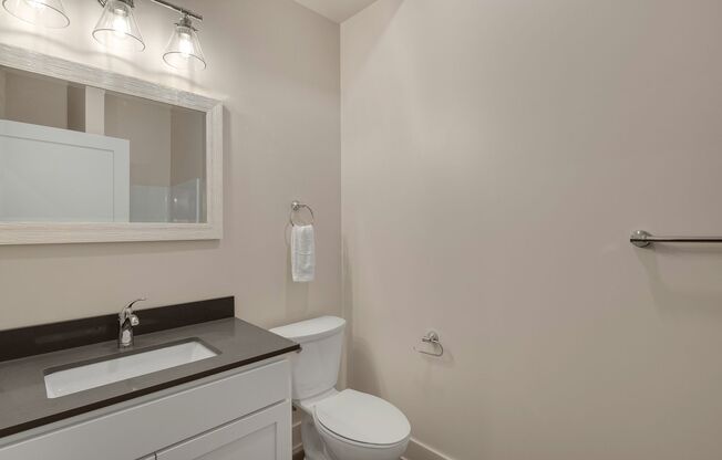 1 bed, 1 bath, 579 sqft, $1,350, Unit 13