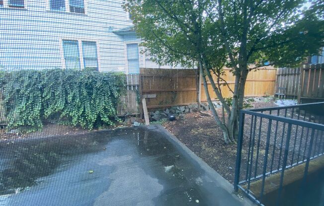 3 beds, 1.5 baths, $2,795, Unit 3
