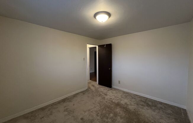 1 bed, 1 bath, 500 sqft, $860, Unit B