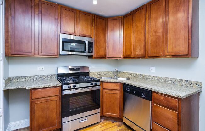 2 beds, 2 baths, $1,900, Unit 1638-2N