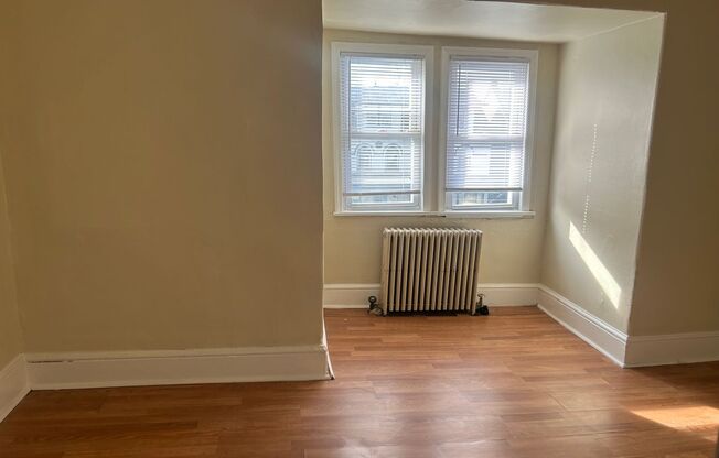 3 beds, 1 bath, $1,395, Unit Apt. 2