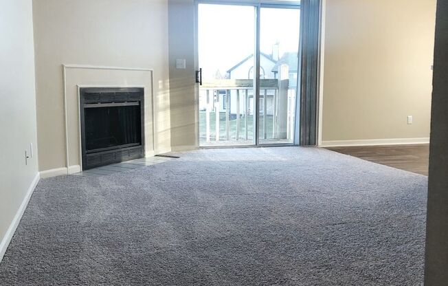 1 bed, 1 bath, 761 sqft, $1,118, Unit 8456f