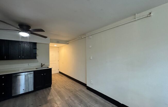 Studio, 1 bath, 350 sqft, $1,000, Unit 114
