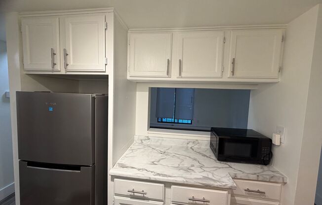 2 beds, 1.5 baths, 950 sqft, $1,545, Unit 224W
