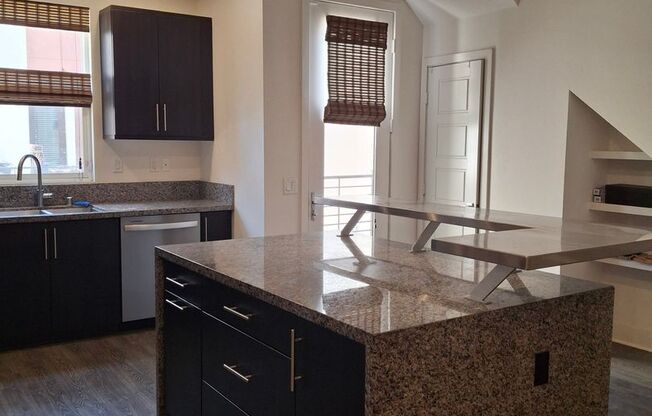 RECENTLY REDUCED! Beautiful Townhome in Civita Mission Valley w/ Central AC! MUST SEE!!!