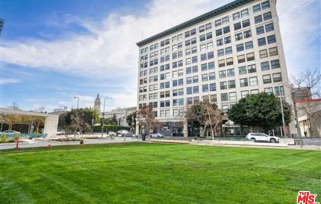 1 bed, 1 bath, 1,200 sqft, $3,300, Unit 806