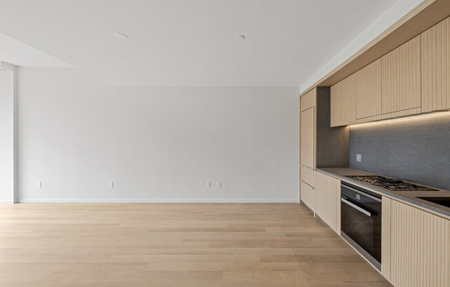 1 bed, 2.5 baths, 915 sqft, $13,000, Unit N7D