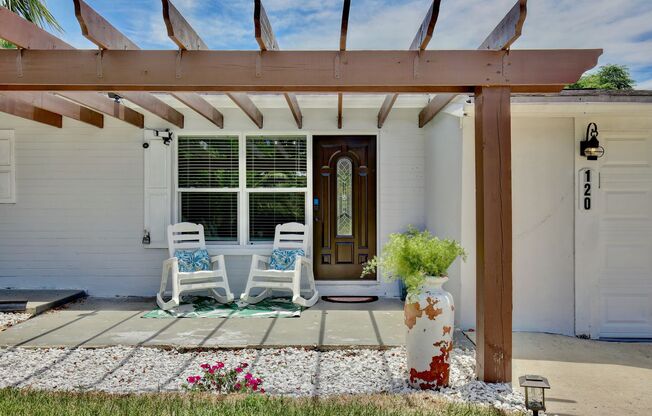 Beautiful 3 Bedroom 2 bath, Fully Furnished, Ormond Beach Home Available FOR RENT!