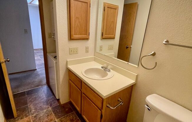 2 beds, 1 bath, 760 sqft, $1,750, Unit 201