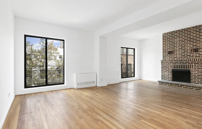 343 E 76 ST