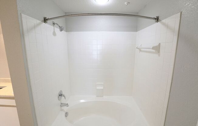1 bed, 1 bath, 715 sqft, $1,051