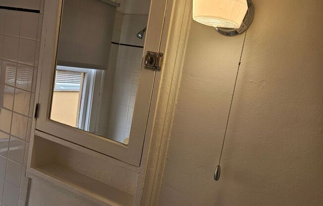 Studio, 1 bath, 337 sqft, $1,100, Unit 22