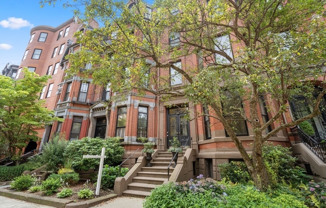 298 Commonwealth Ave.