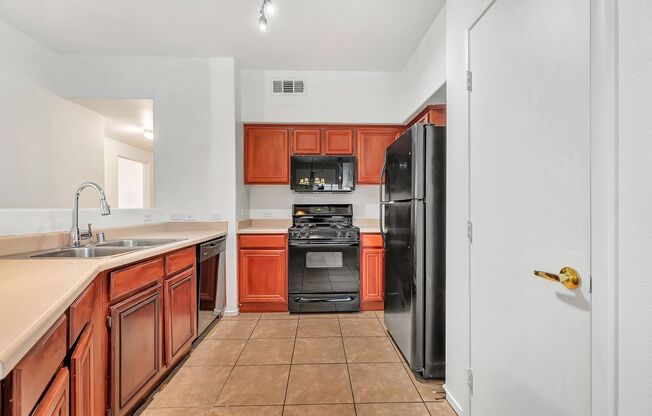 3 beds, 2 baths, $1,600, Unit # 176