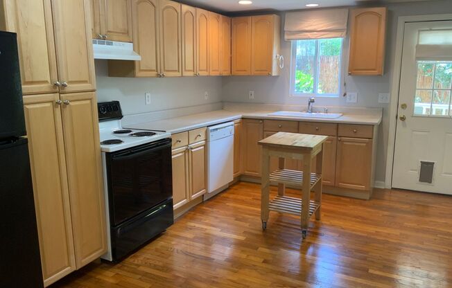 2 beds, 1 bath, $1,500