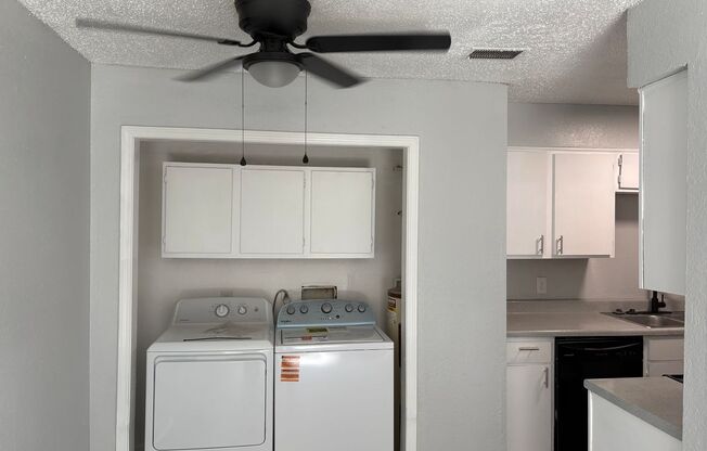 1 bed, 1 bath, 702 sqft, $985
