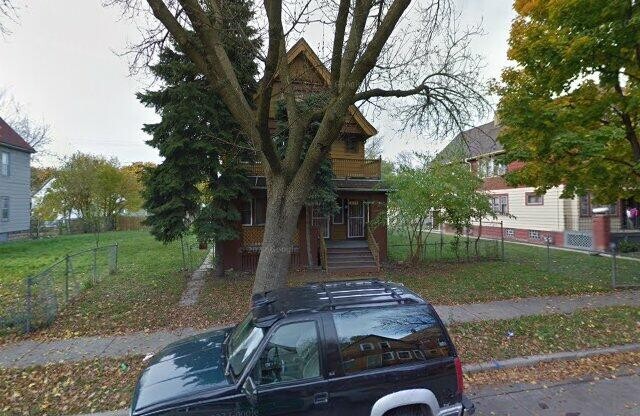 3137 N 28 ST