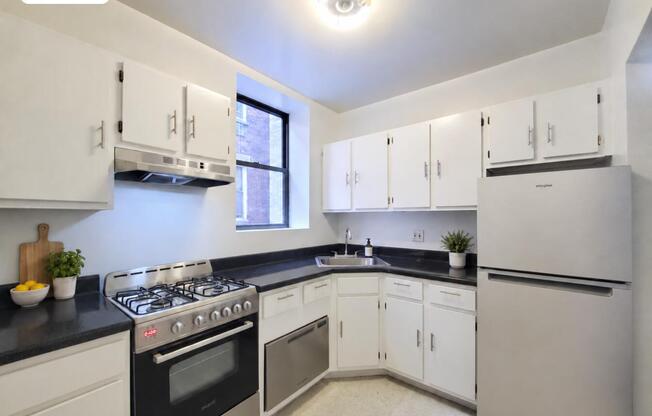 306 W 51 ST