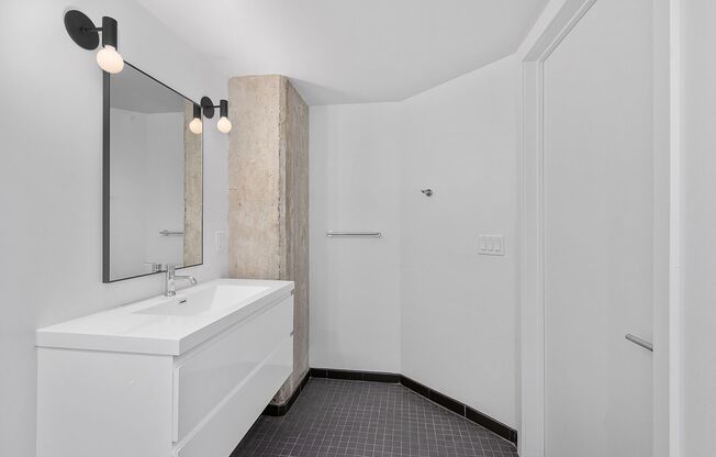 2 beds, 1 bath, 1,025 sqft, $2,912, Unit 100-204