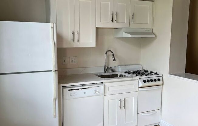 1 bed, 1 bath, $1,550, Unit S7