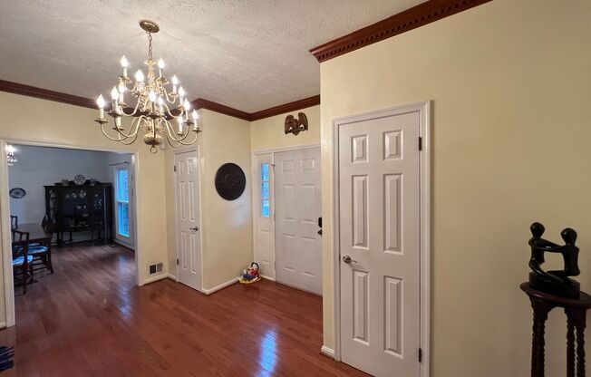 Spectacular 3 Bed 3.5 Bath Brick Home in Scenic Riverview Estates