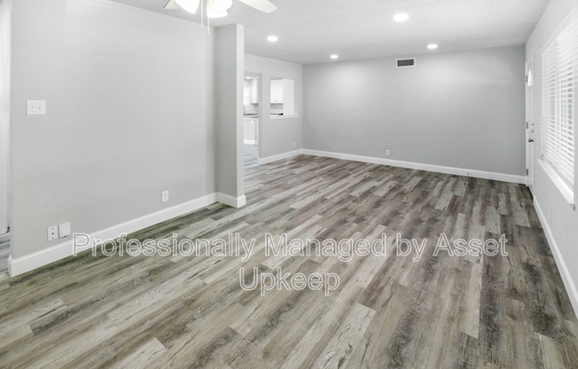 1223 DUMONT DR