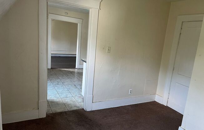 1 bed, 1 bath, 700 sqft, $700, Unit 8