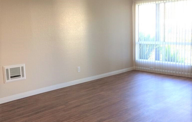 Mission Plaza Apartment Homes