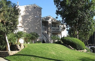 Cozy 1 Bed, 1 Bath Condo in Mira Mesa w/ Off-Street Parking!