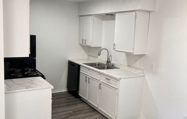 1 bed, 1 bath, 700 sqft, $695, Unit H123