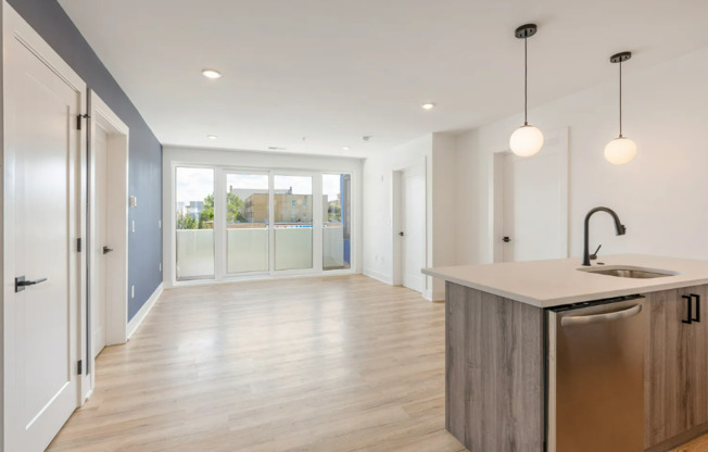 2 beds, 2 baths, $1,825, Unit Unit 502