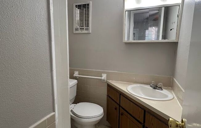 2 beds, 2 baths, 825 sqft, $1,000, Unit K734 - 311 - 205