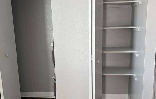 2 beds, 1 bath, 867 sqft, $1,285, Unit 601 I201