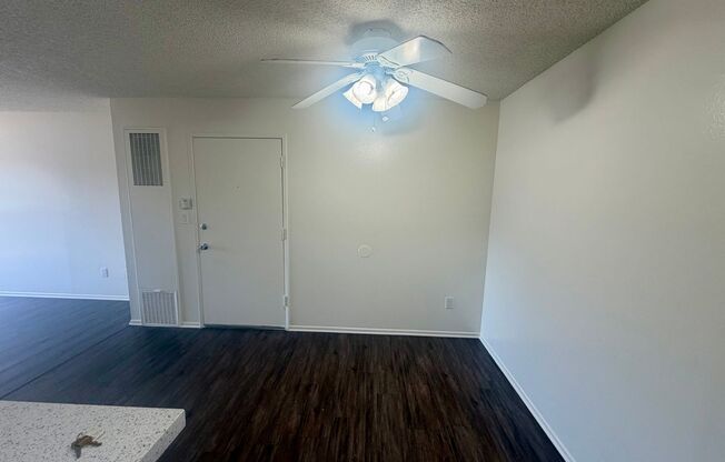 1 bed, 1 bath, 713 sqft, $2,075, Unit B116