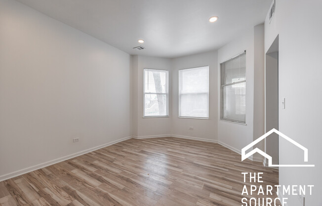 3140 N KIMBALL AVE
